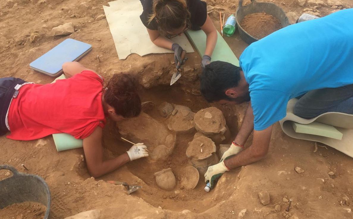 Hallazgo de 17 nuevas estructuras funerarias en la necrópolis de Vilanera (Cataluña)  