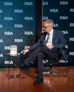 Ramon Aymerich, redactor jefe de Internacional del diario La Vanguardia, moderador del evento